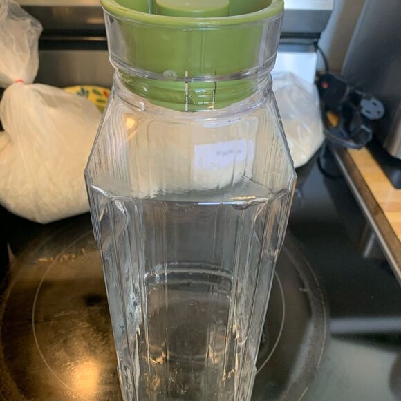 VTG Anchor Hocking Ribbed 2 Qt Glass Refrigerator Pitcher w/ Green Lid no chips - Picture 4 of 10